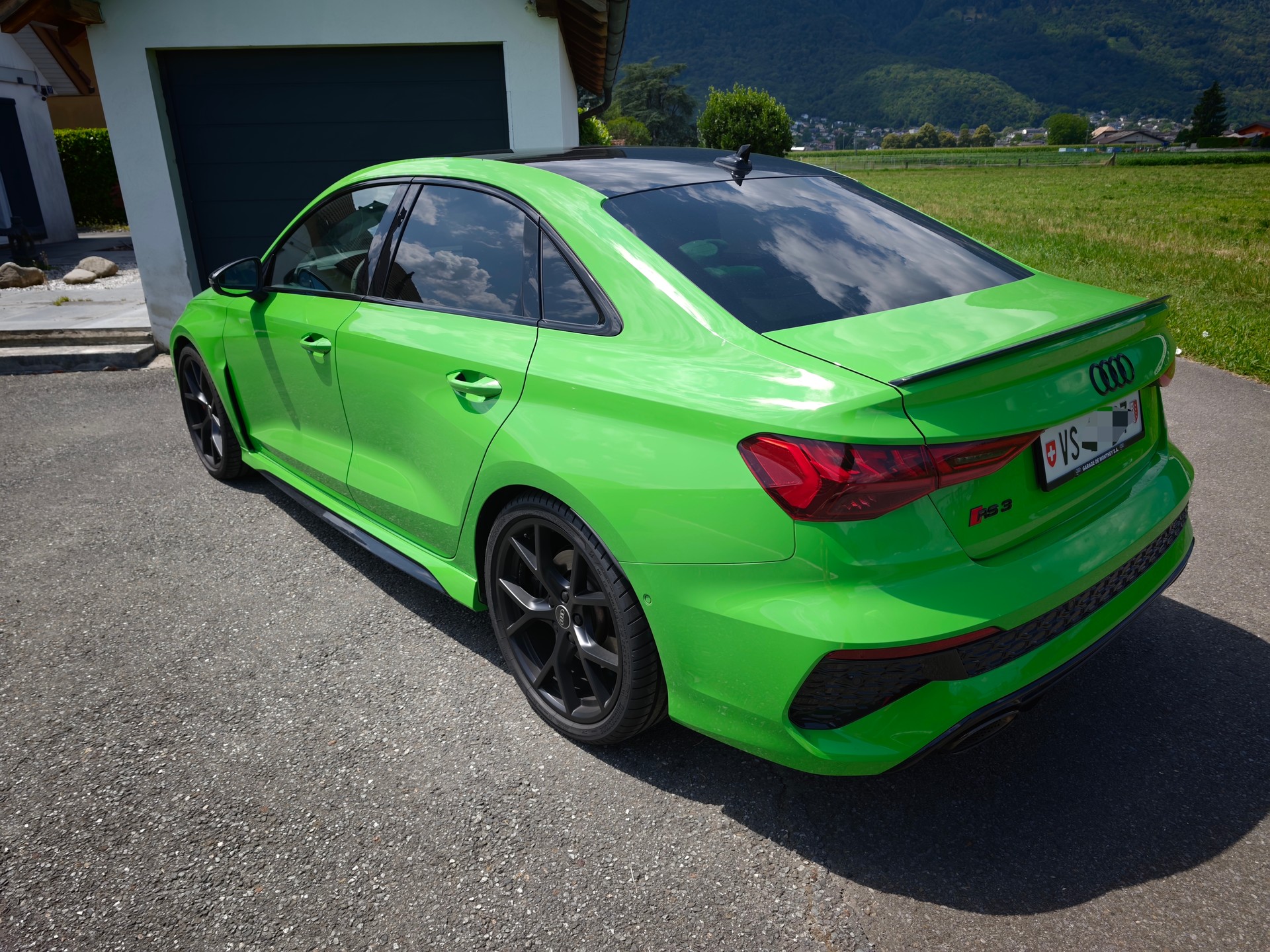 AUDI RS3 Limousine 2.5 TFSI quattro S-Tronic-image-1
