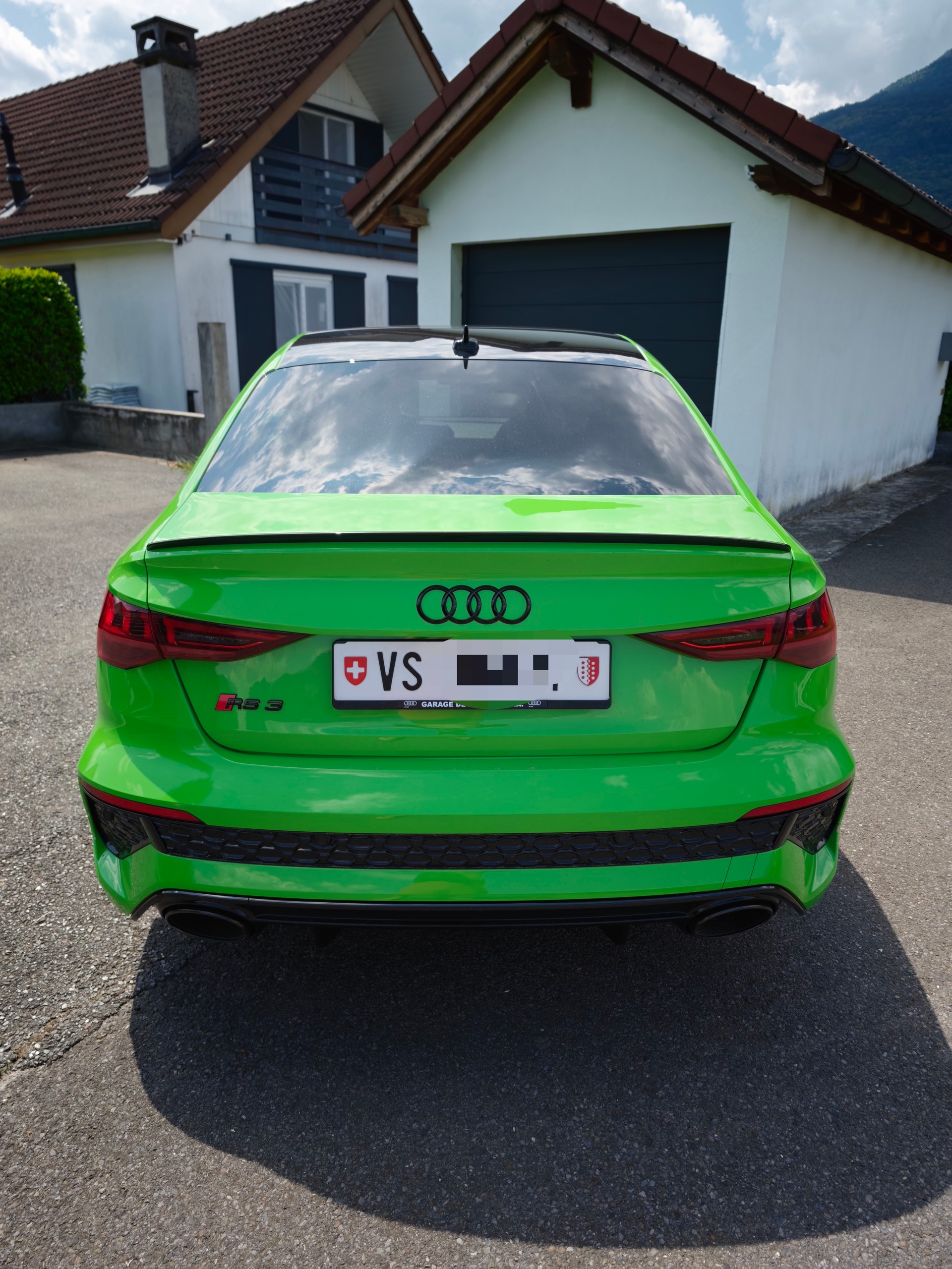 AUDI RS3 Limousine 2.5 TFSI quattro S-Tronic-image-2