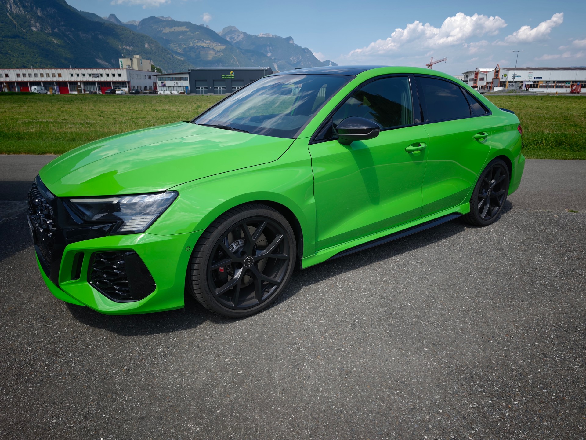 AUDI RS3 Limousine 2.5 TFSI quattro S-Tronic-image-0
