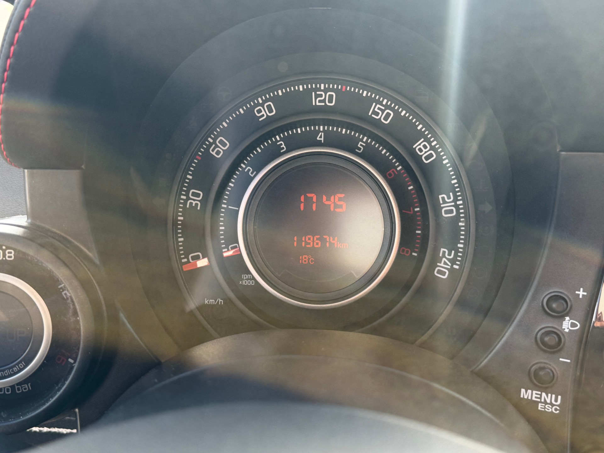 FIAT 500 1.4 16V Turbo Abarth-image-12