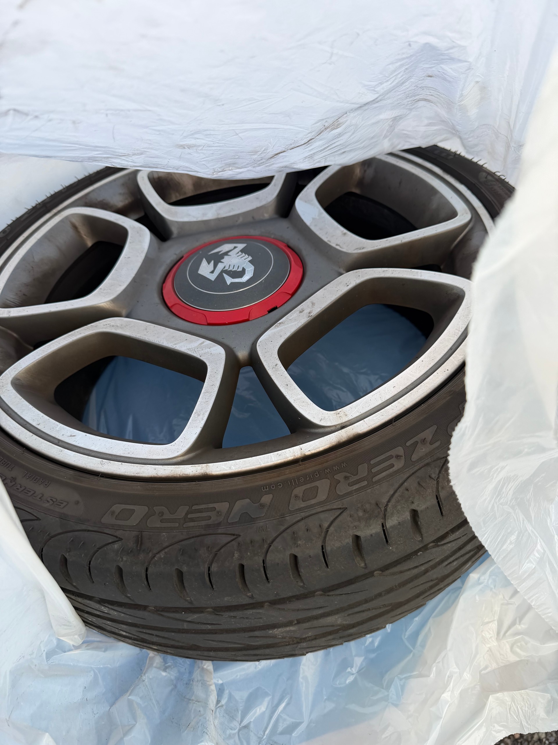 FIAT 500 1.4 16V Turbo Abarth-image-15