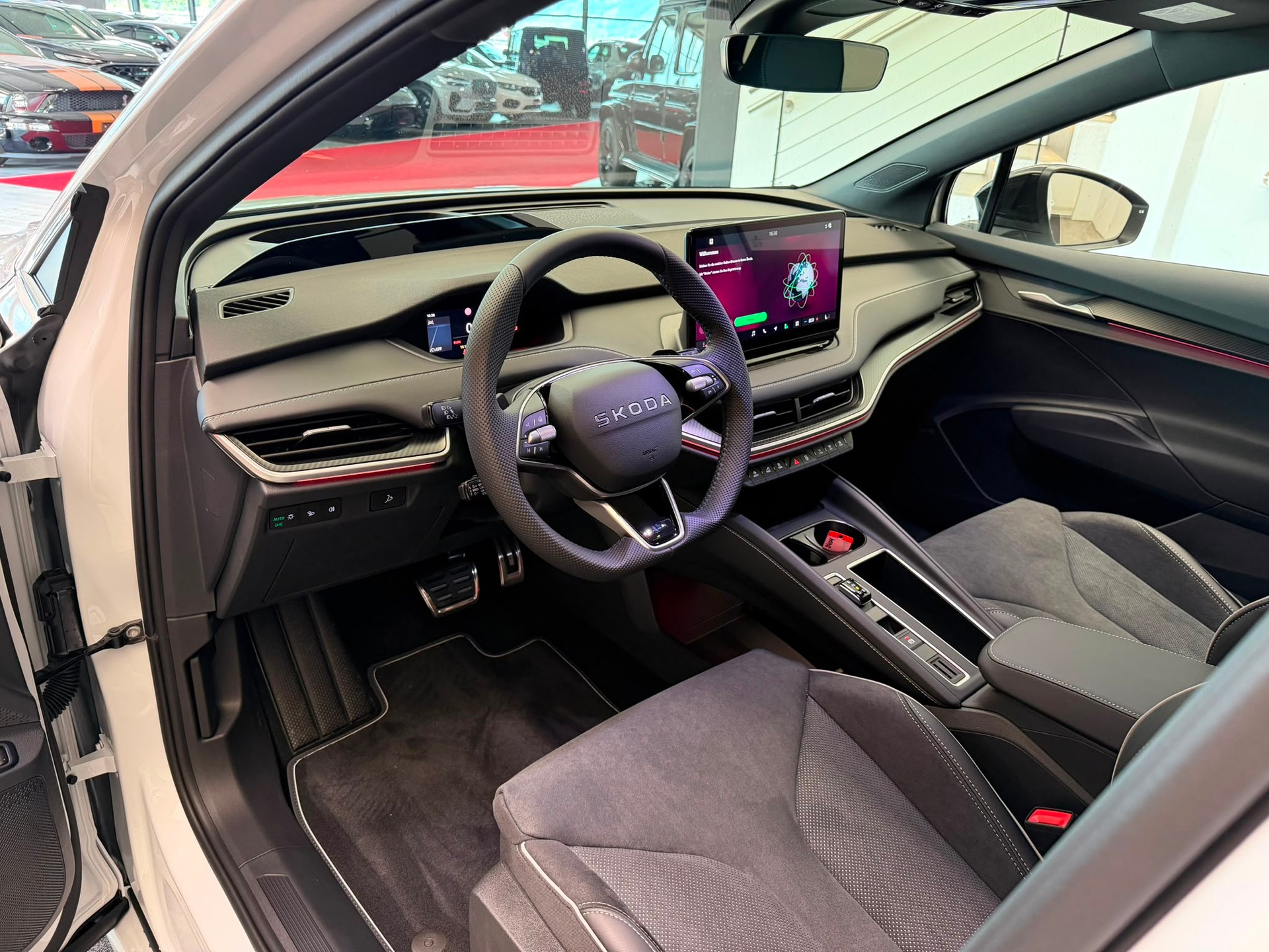 SKODA Enyaq 85x Sportline 4x4-image-17