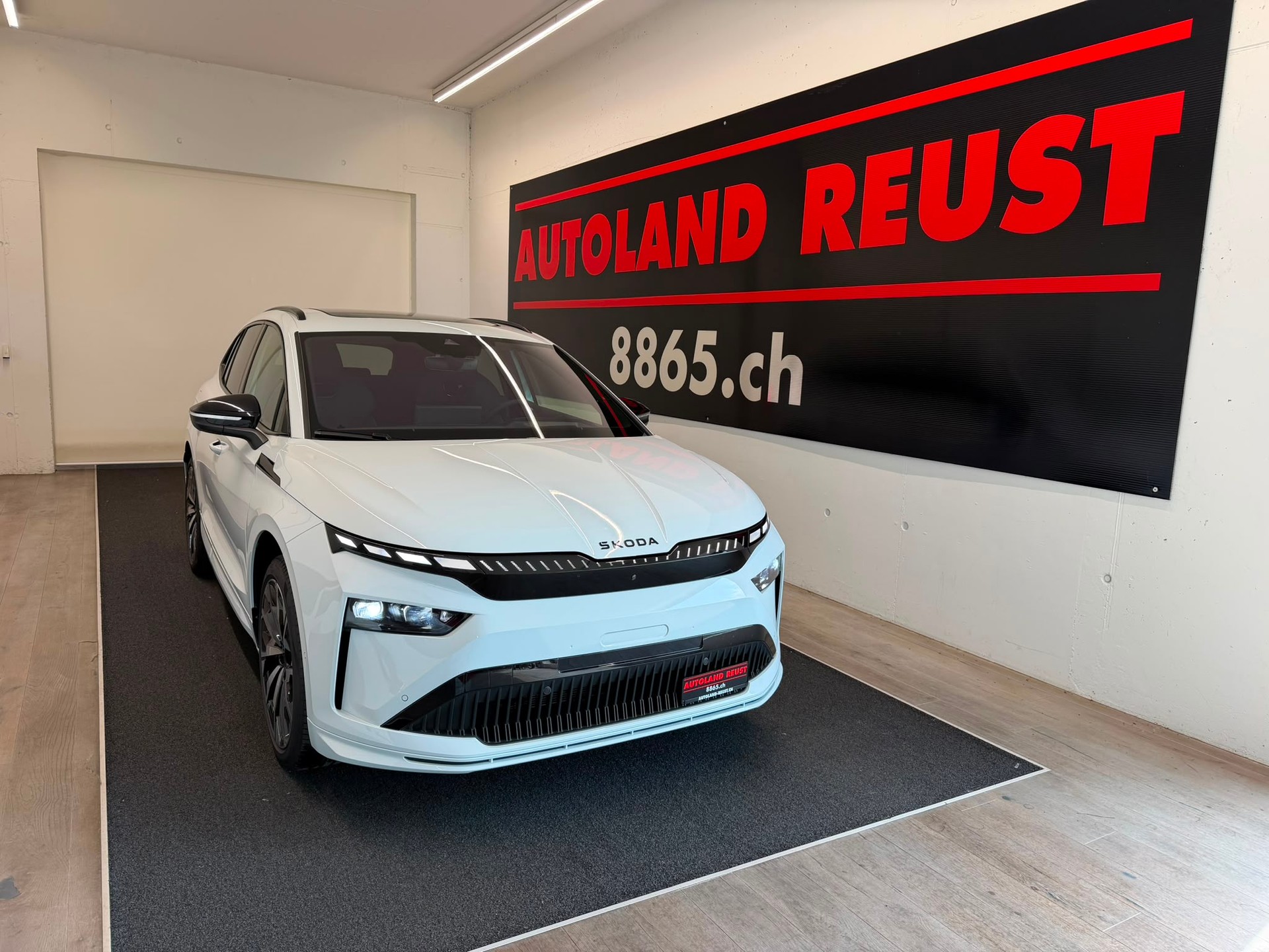 SKODA Enyaq 85x Sportline 4x4-image-0