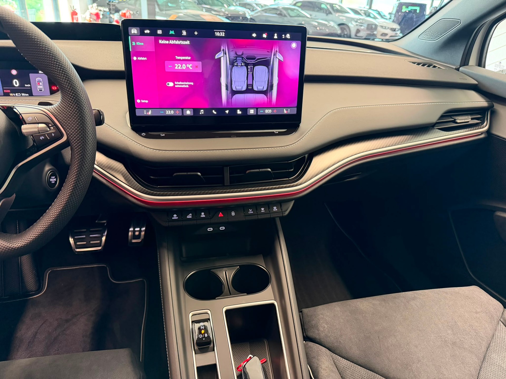 SKODA Enyaq 85x Sportline 4x4-image-24
