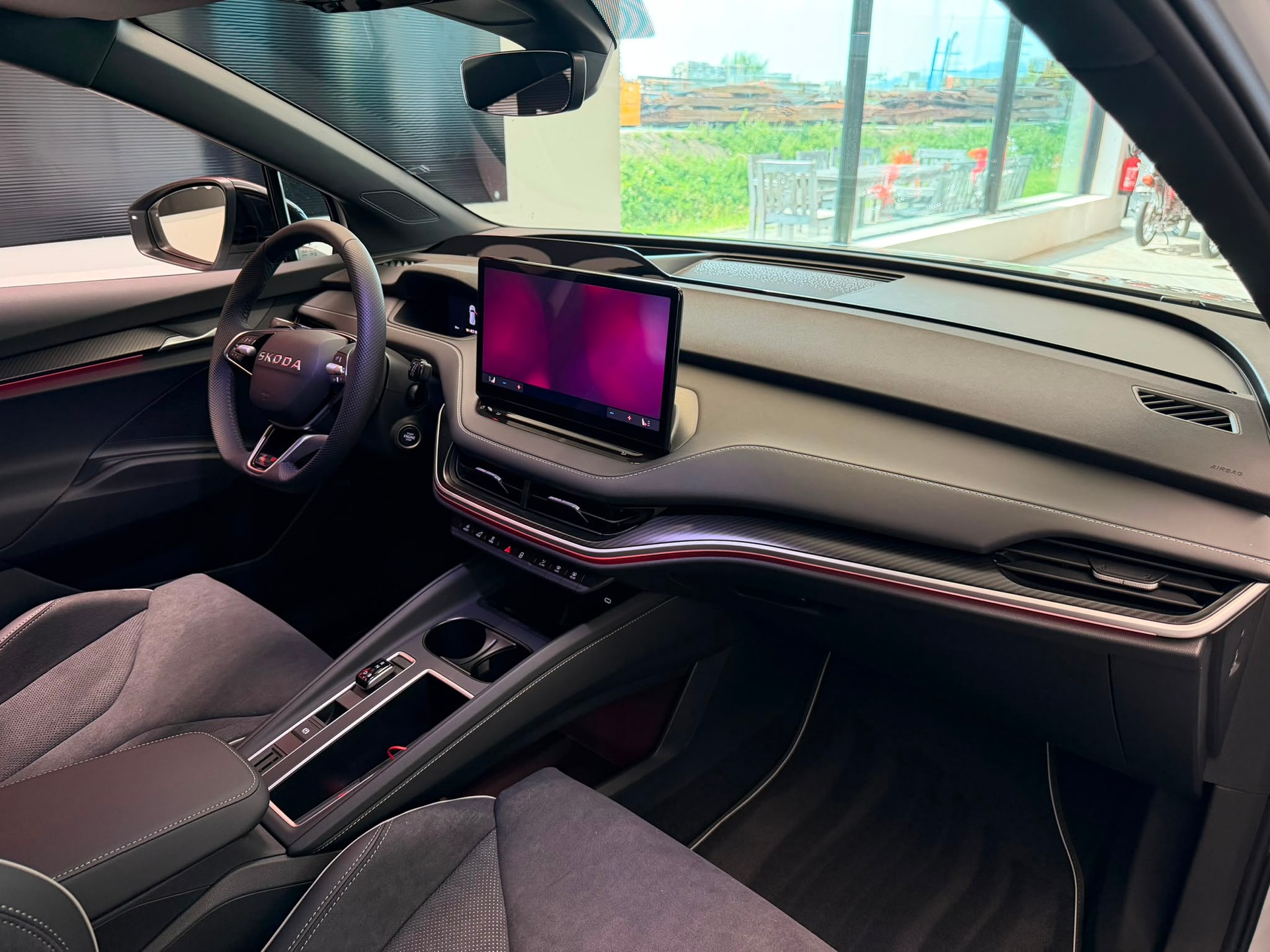 SKODA Enyaq 85x Sportline 4x4-image-28