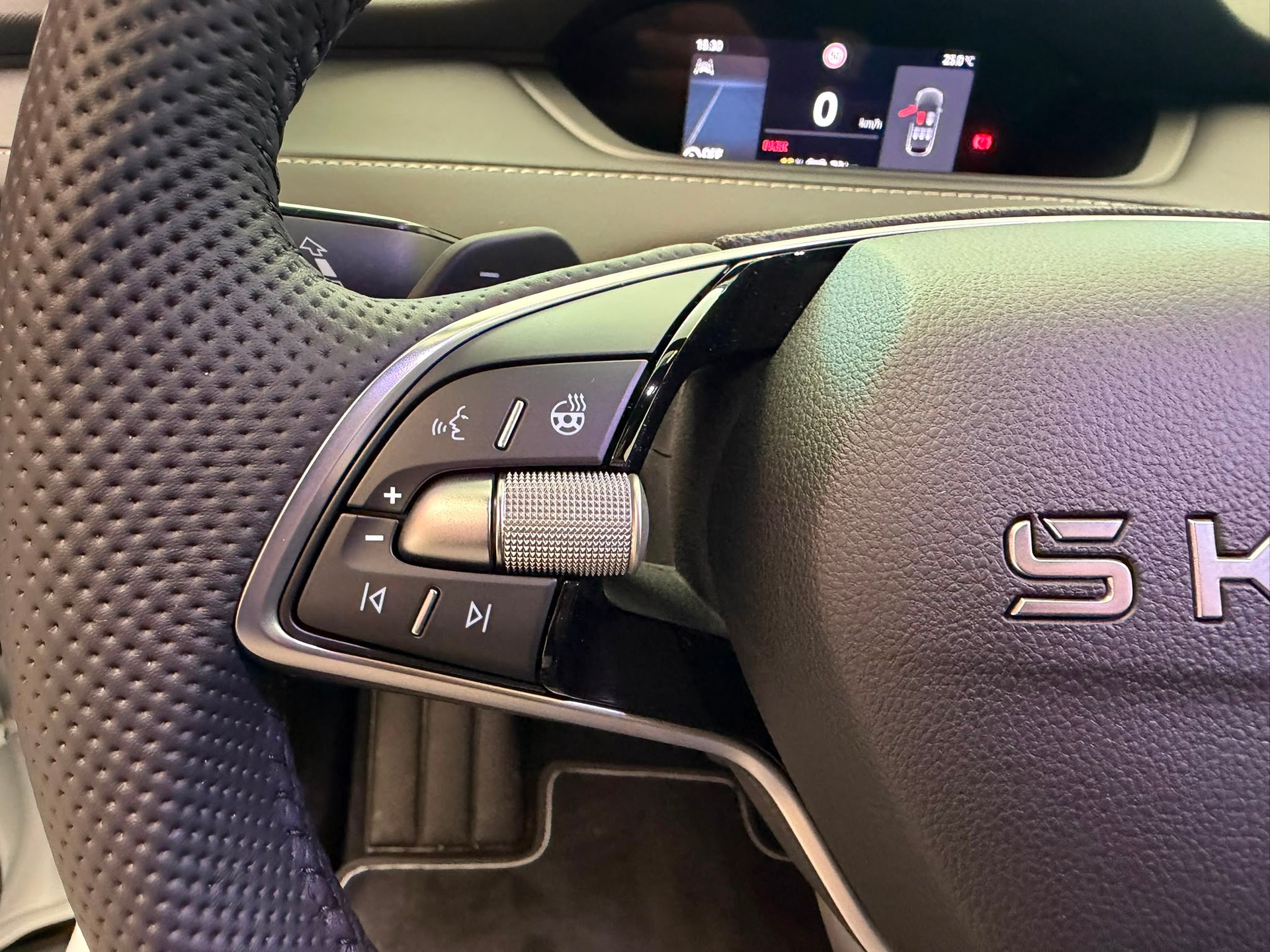 SKODA Enyaq 85x Sportline 4x4-image-20