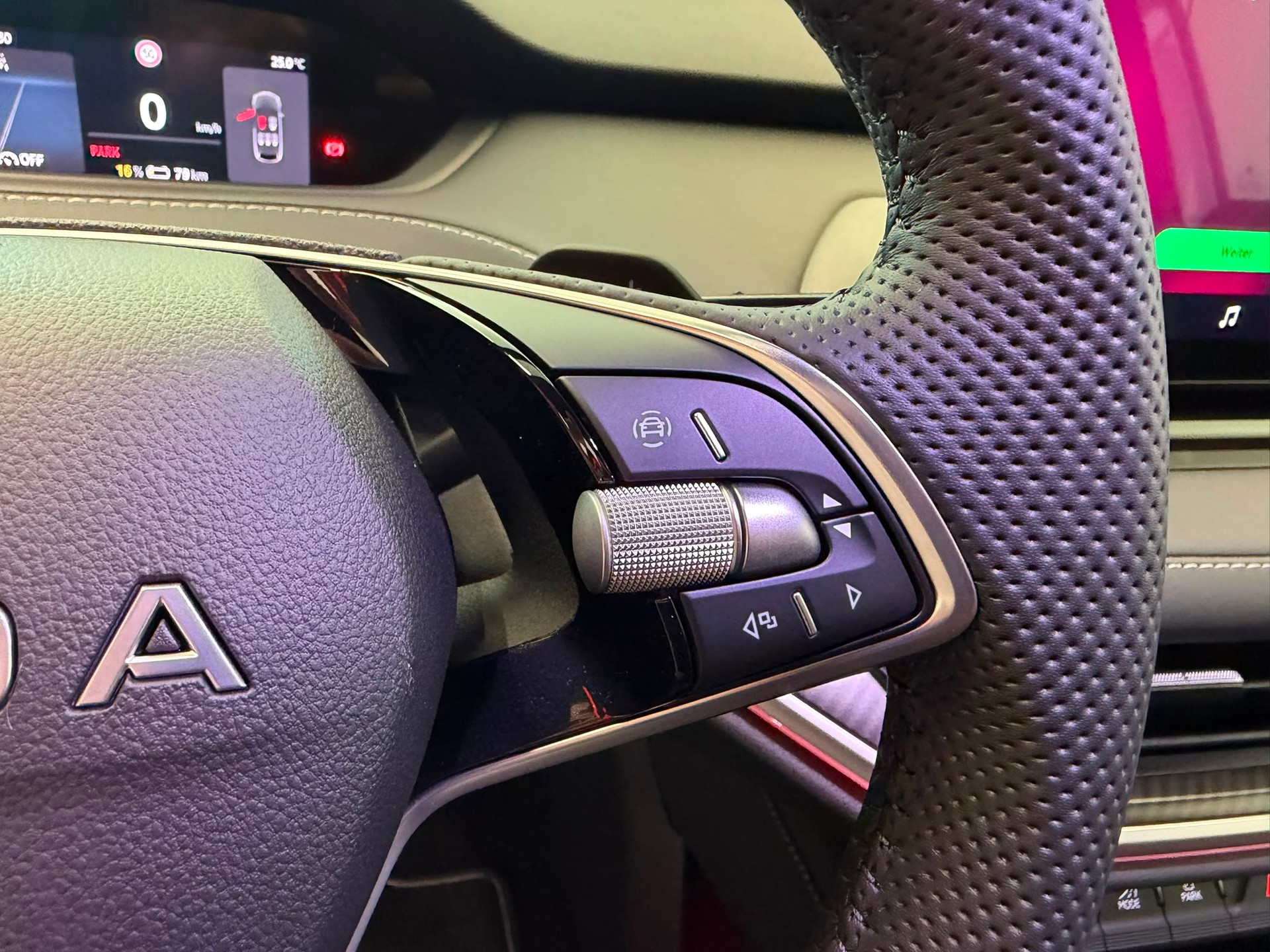 SKODA Enyaq 85x Sportline 4x4-image-19