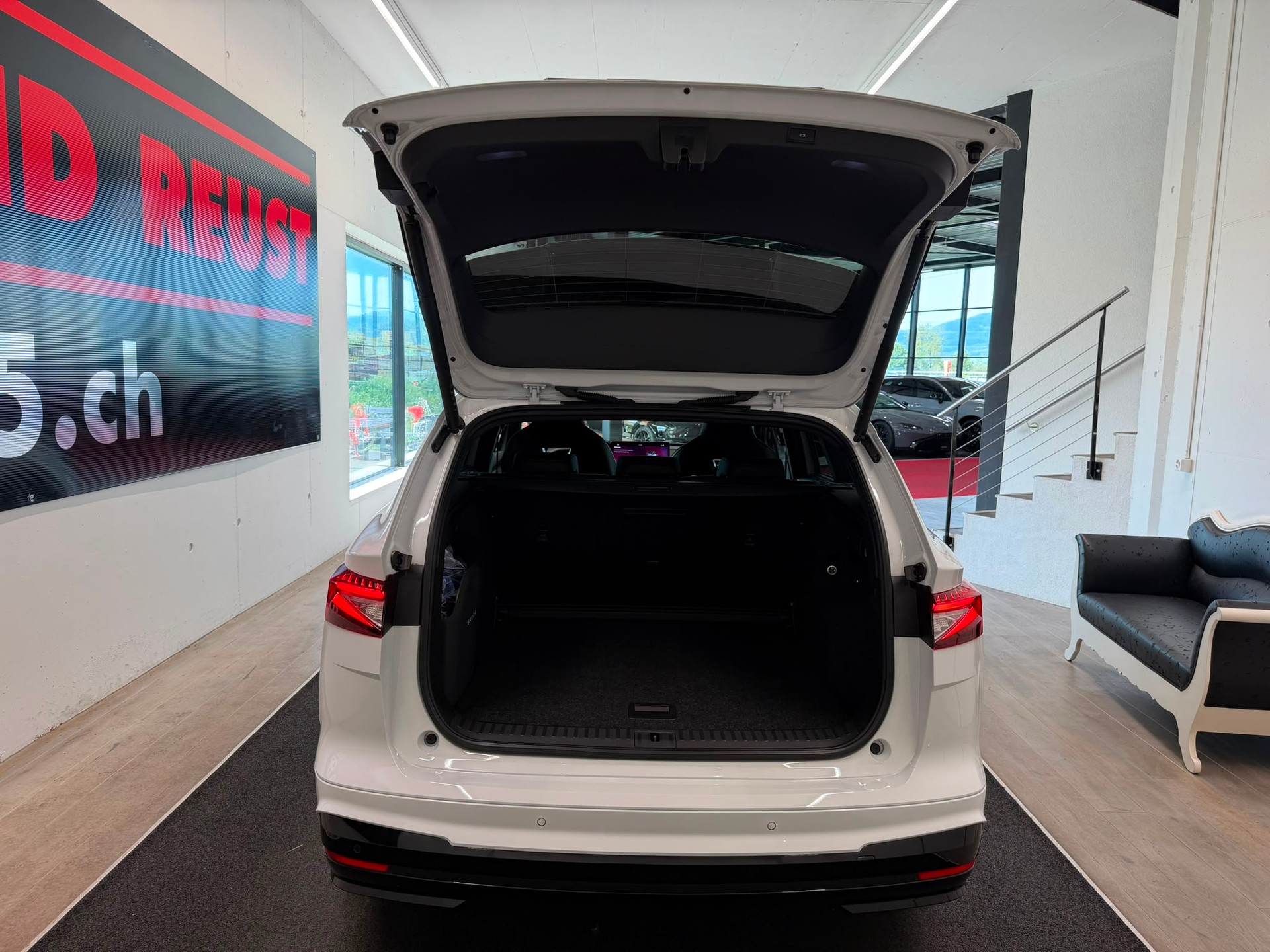 SKODA Enyaq 85x Sportline 4x4-image-8
