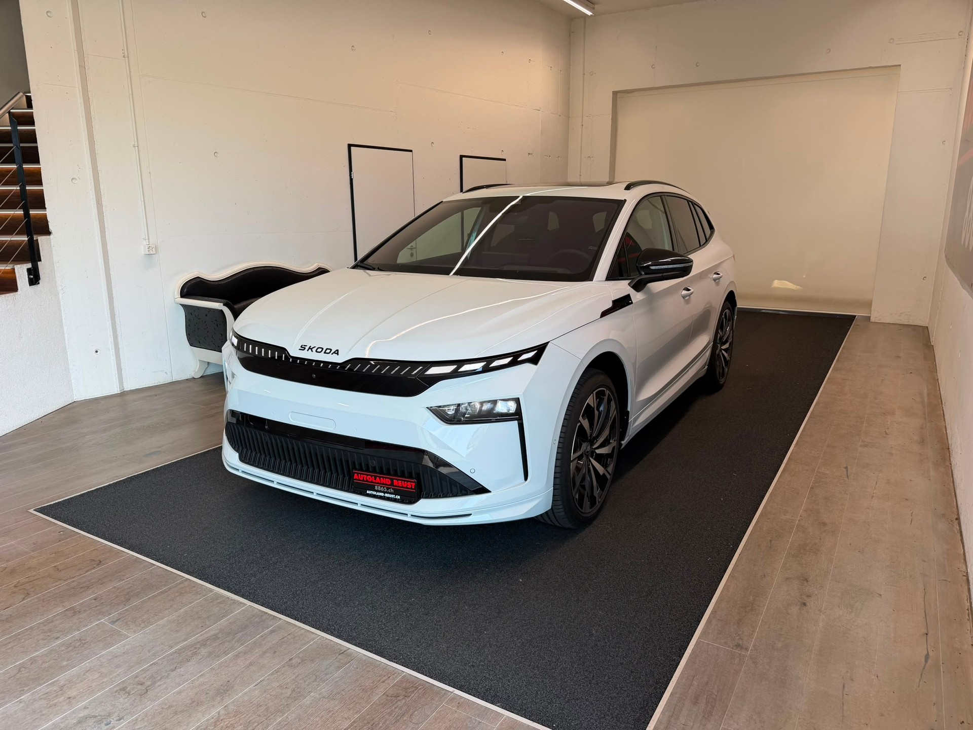 SKODA Enyaq 85x Sportline 4x4-image-2