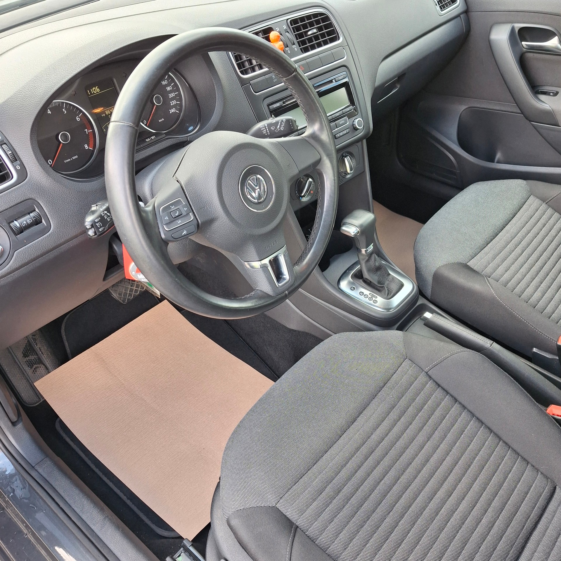 VW Polo 1.4 16V Comfortline DSG-image-4