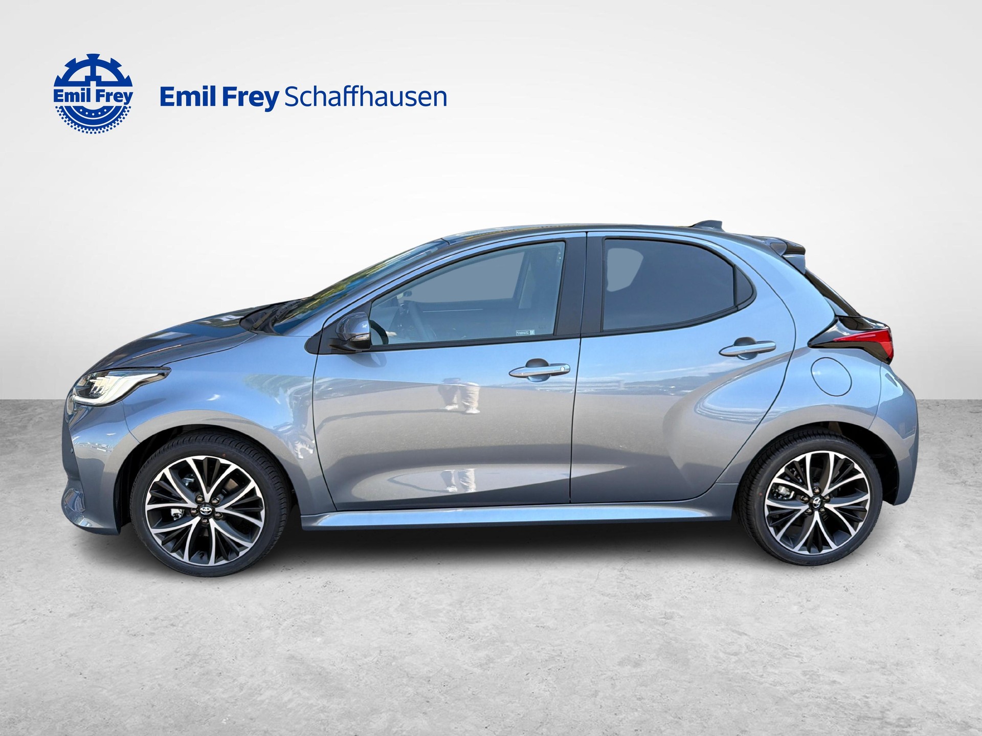 TOYOTA Yaris 1.5 VVT-i HSD Trend-image-1
