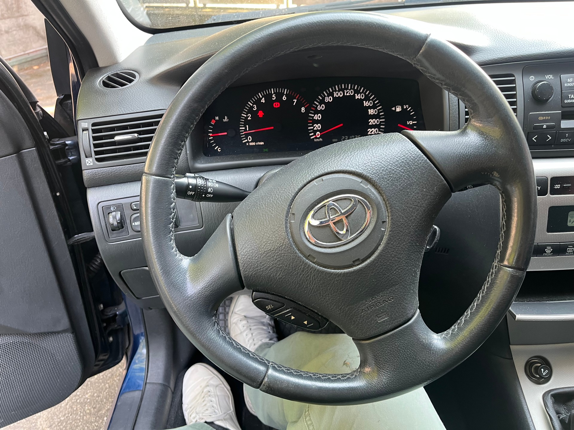 TOYOTA Corolla 1.6 Linea Sol-image-8