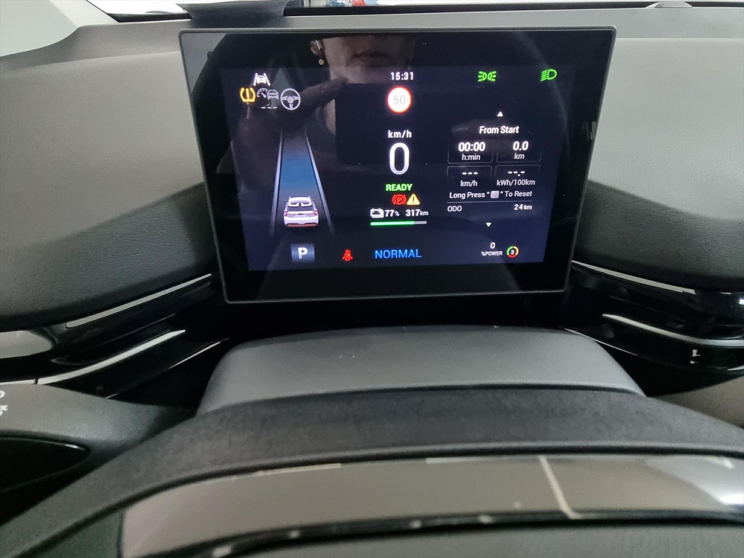 MG MG4 Luxury 64kWh-image-10