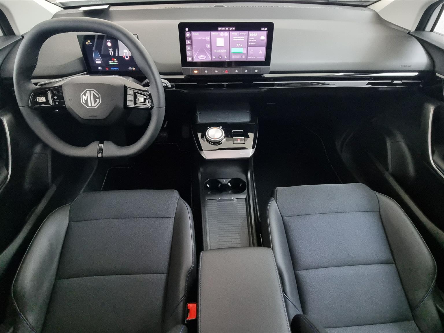MG MG4 Luxury 64kWh-image-7