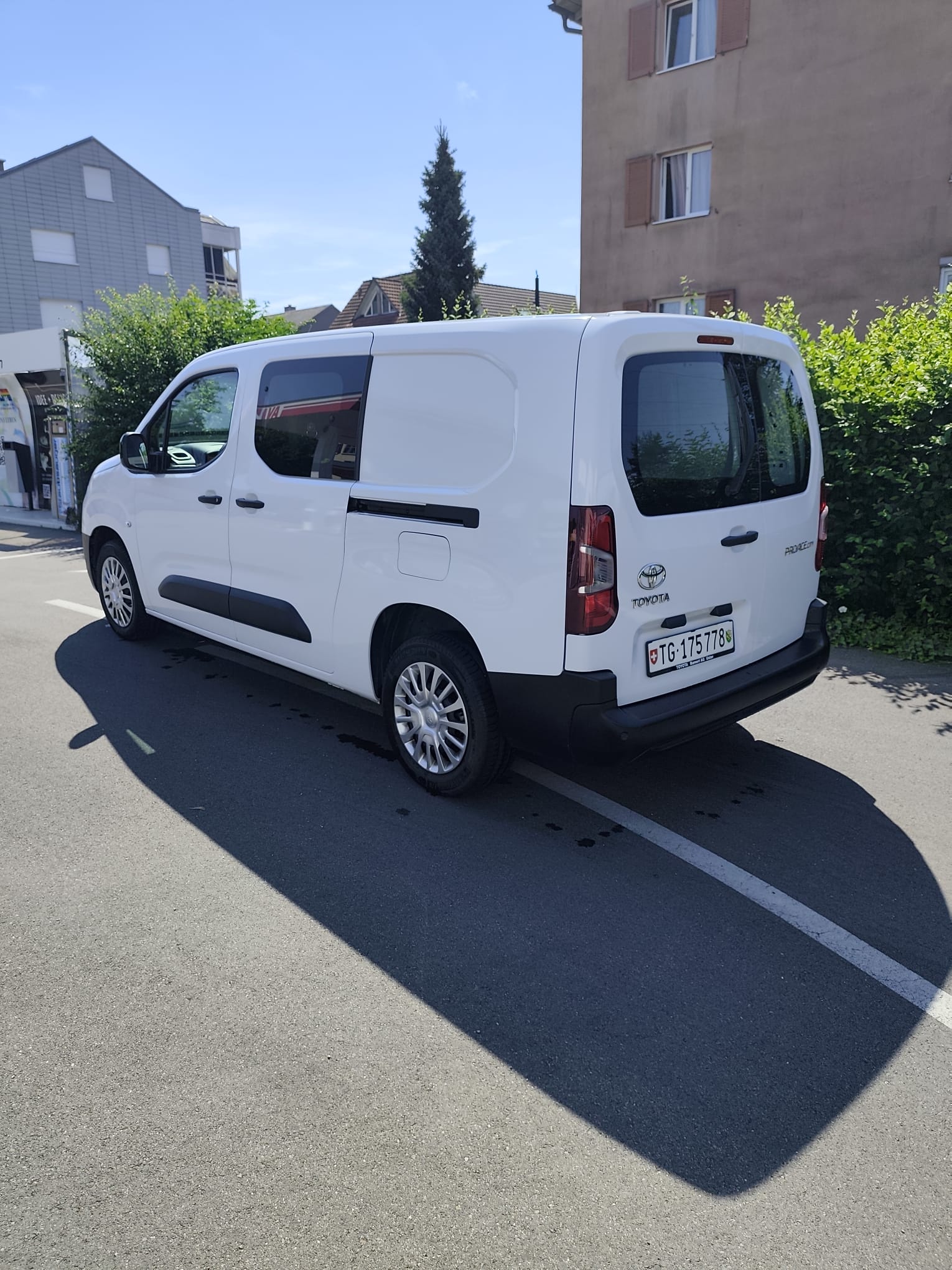 TOYOTA 1.2 Active-image-2