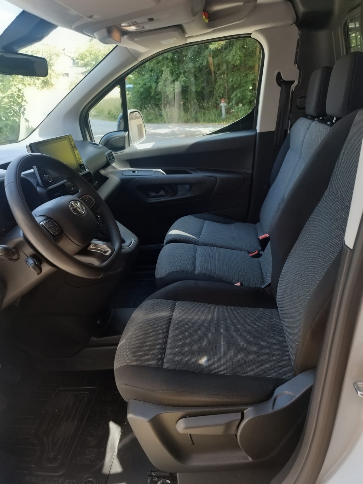 TOYOTA 1.2 Active-image-3