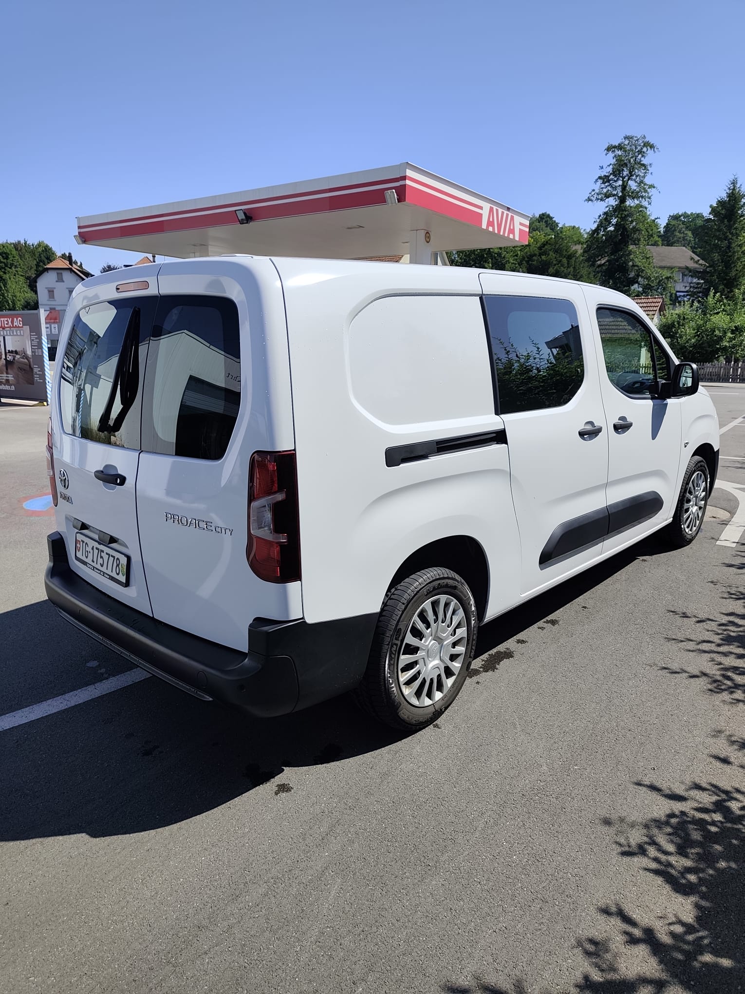 TOYOTA 1.2 Active-image-1
