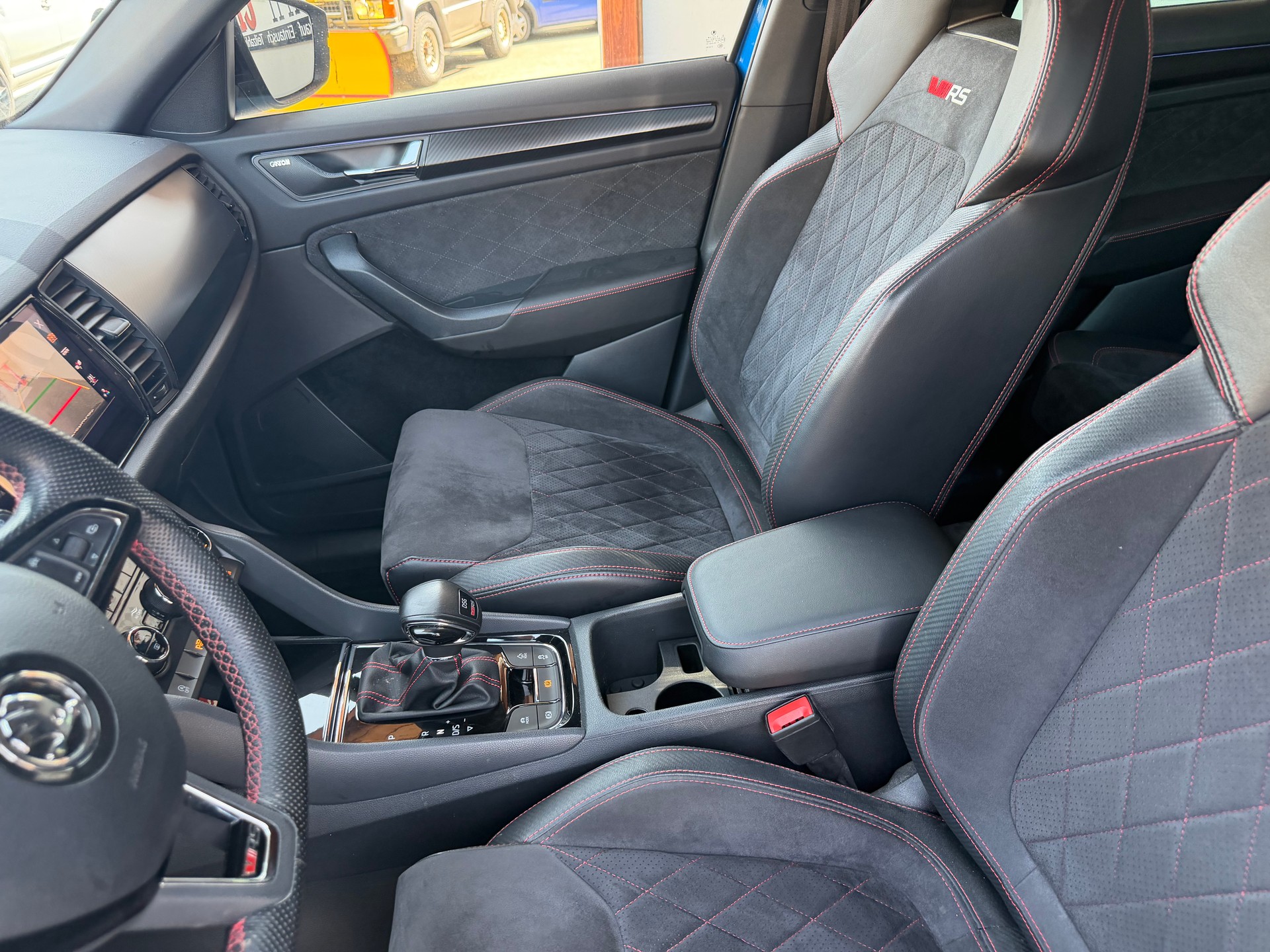 SKODA Kodiaq 2.0 Bi-TDI SCR RS 4x4 DSG-image-11
