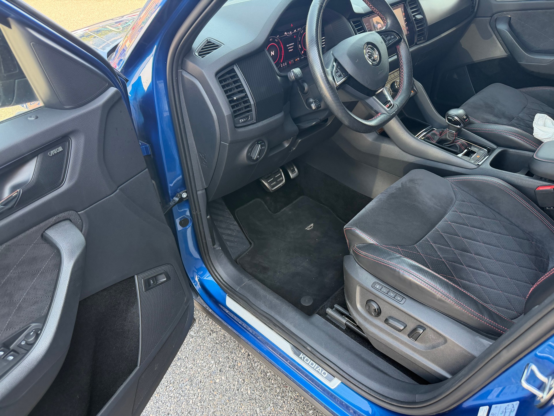 SKODA Kodiaq 2.0 Bi-TDI SCR RS 4x4 DSG-image-12