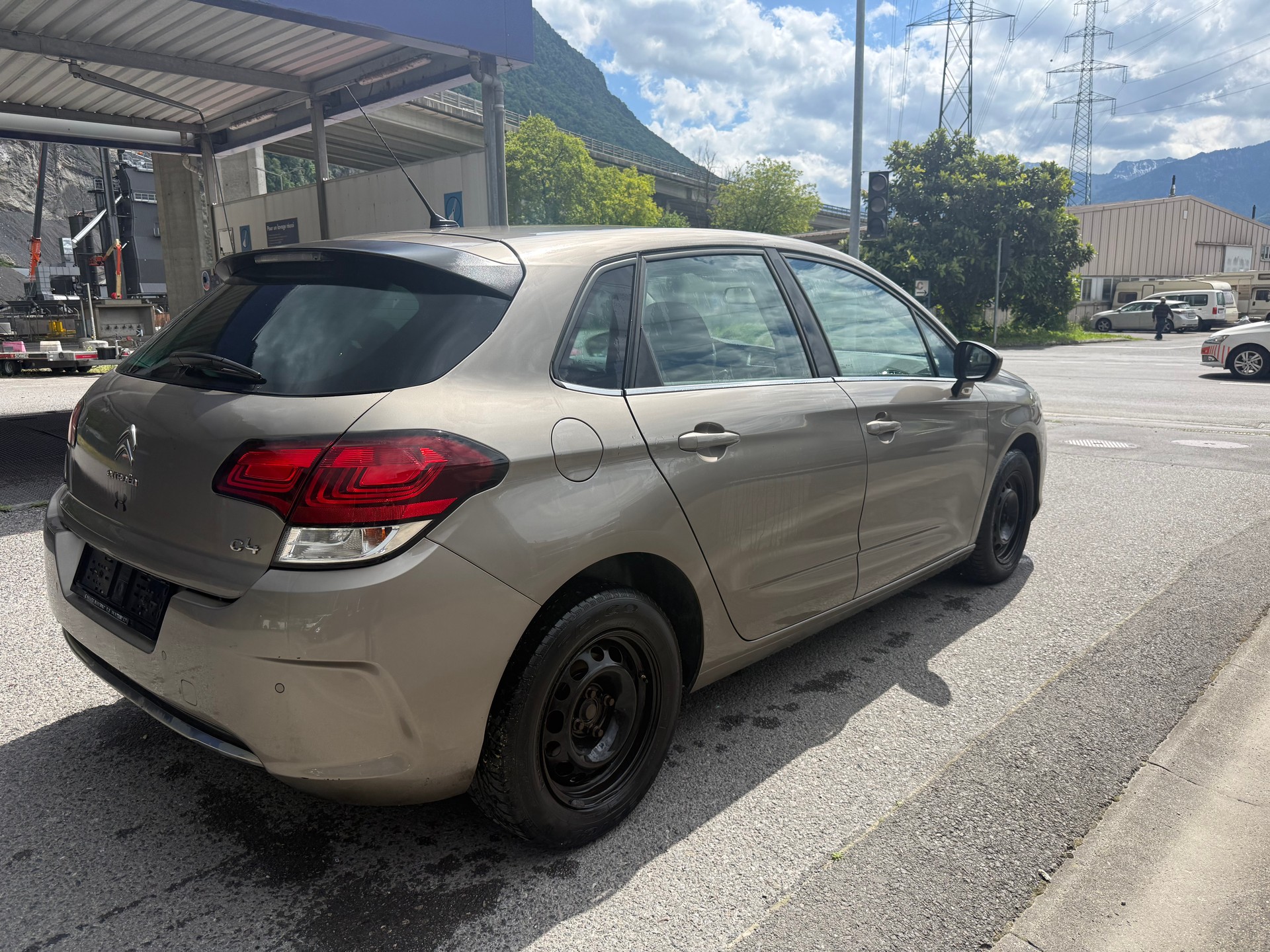 CITROEN C4 1.2 Pure Tech Shine-image-2