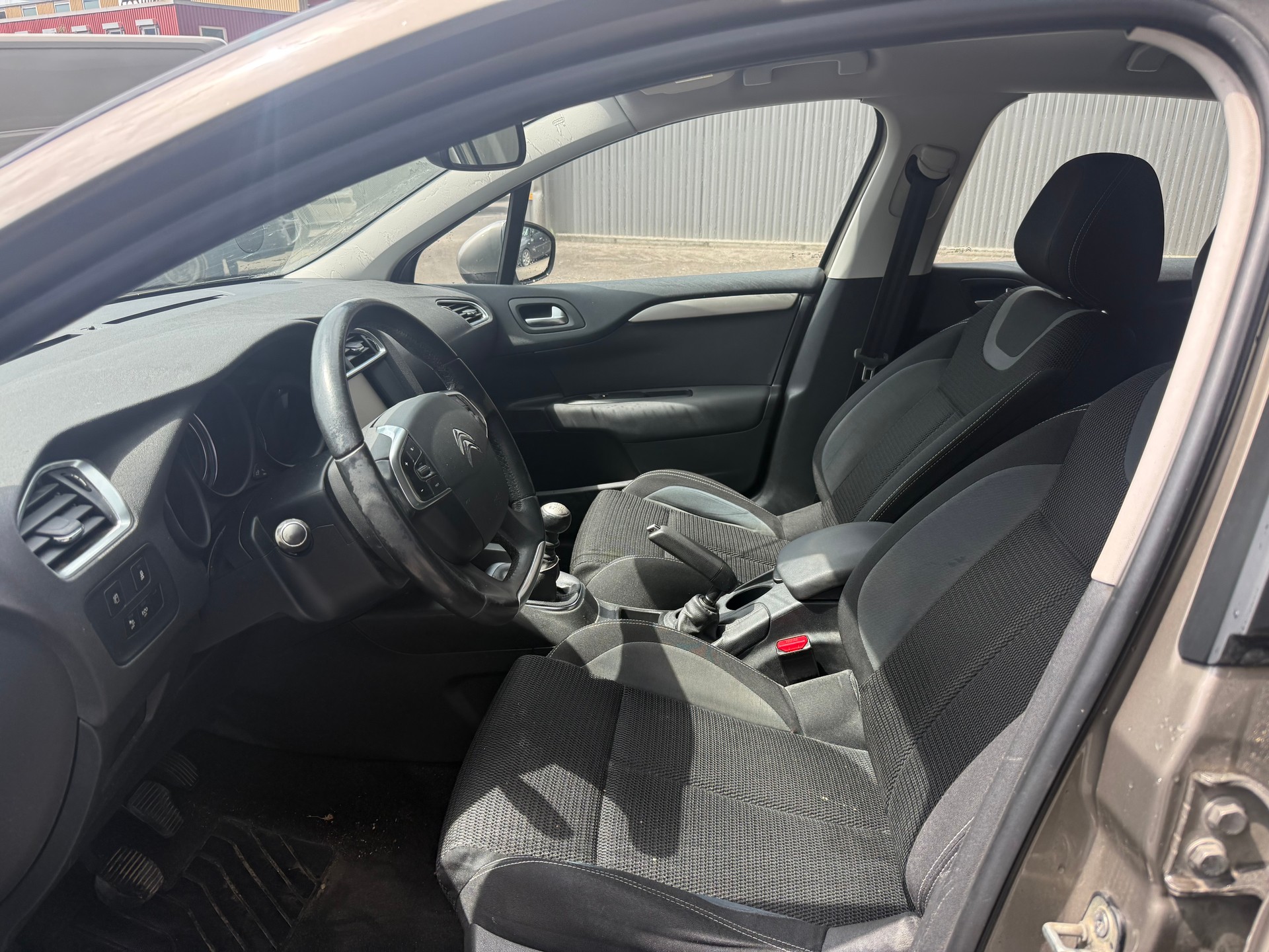 CITROEN C4 1.2 Pure Tech Shine-image-4