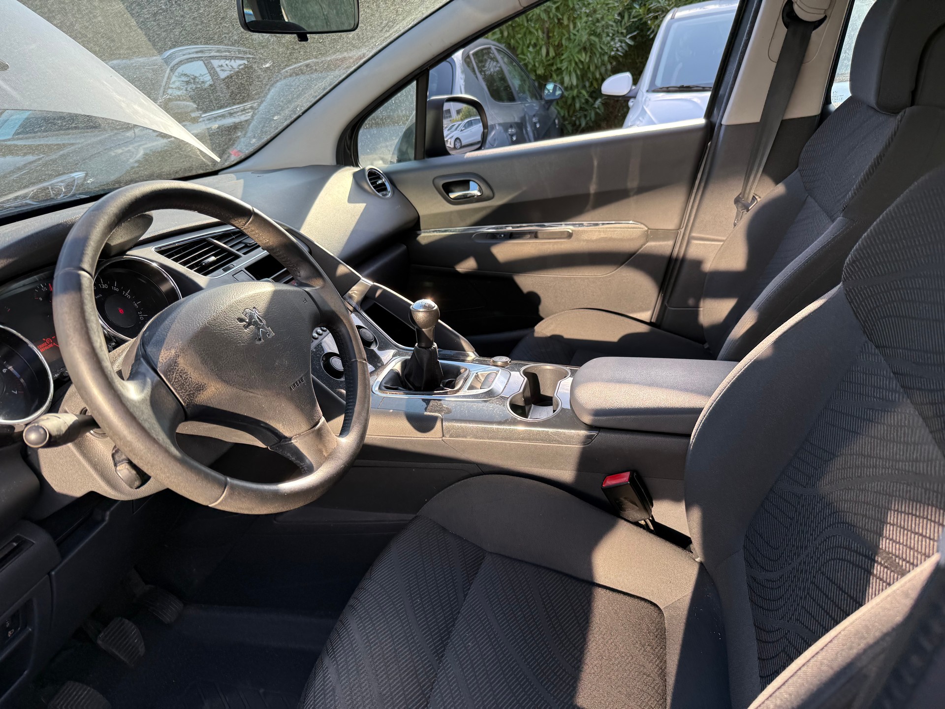 PEUGEOT 3008 1.6 16V VTI Active-image-6