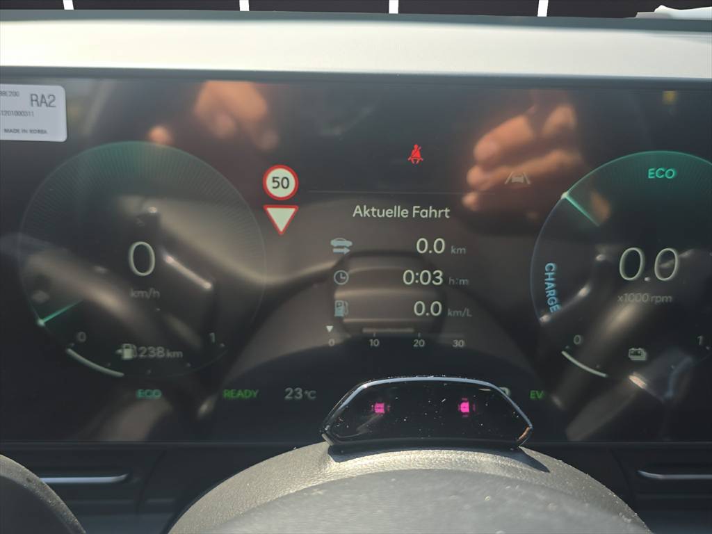 HYUNDAI Kona 1.6 HEV Amplia-image-10