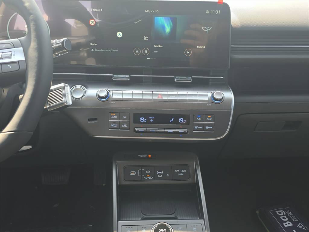 HYUNDAI Kona 1.6 HEV Amplia-image-13
