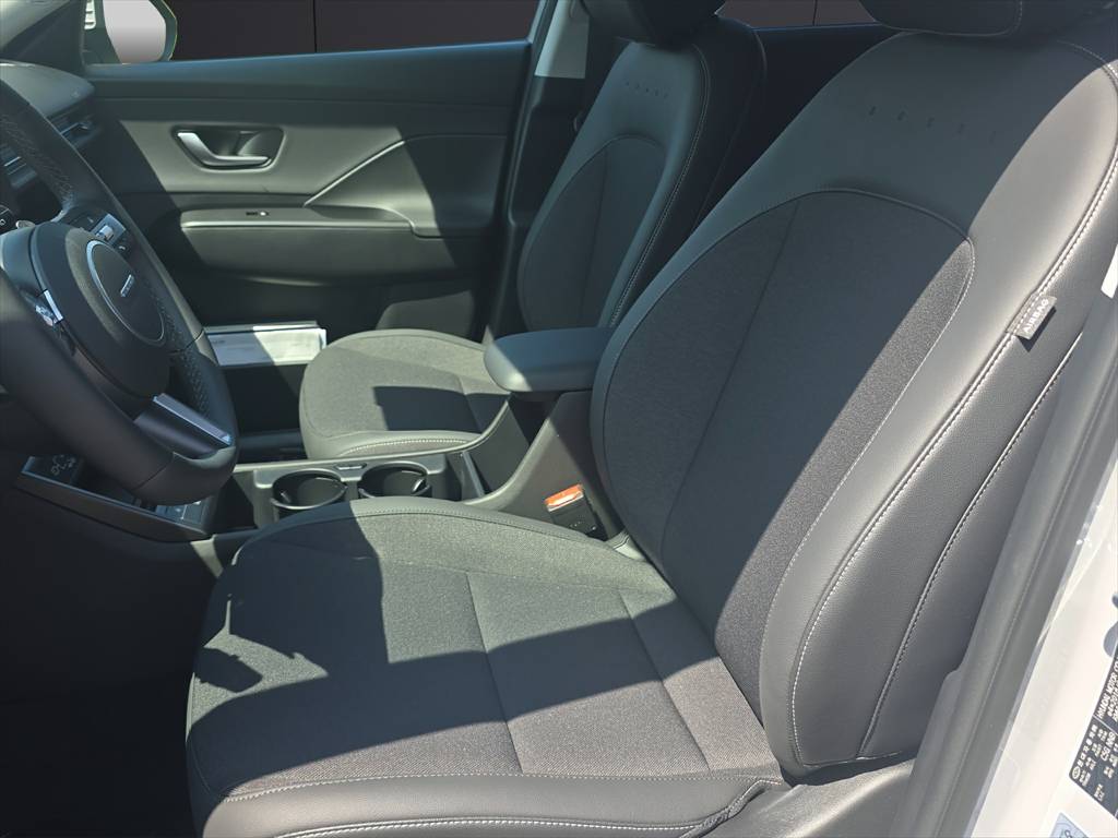 HYUNDAI Kona 1.6 HEV Amplia-image-8