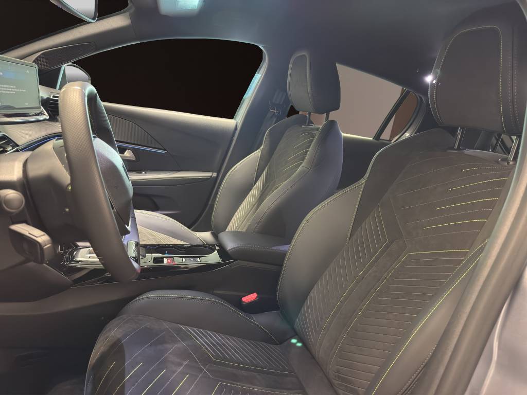 PEUGEOT 208 1.2 MHEV 145 GT-image-7