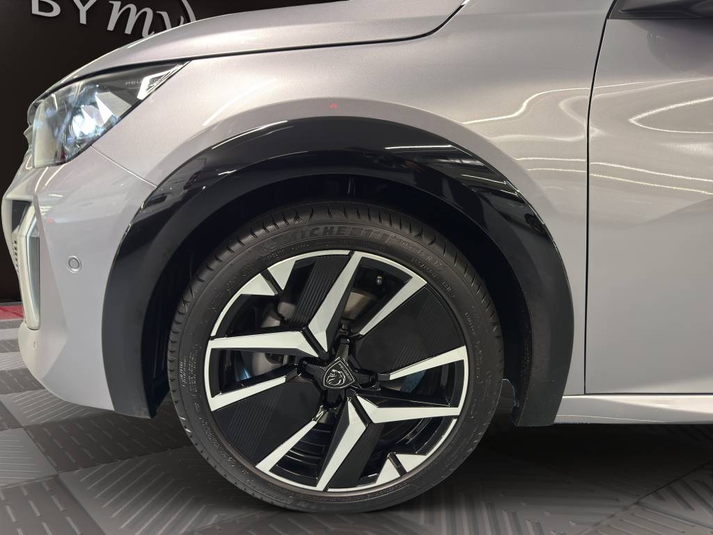 PEUGEOT 208 1.2 MHEV 145 GT-image-15