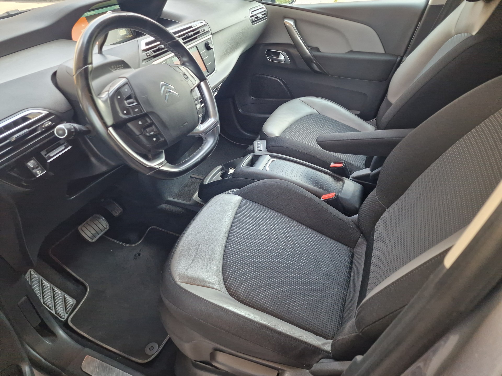 CITROEN Grand C4 Picasso 1.6i 16V THP Feel Edition EAT6-image-6