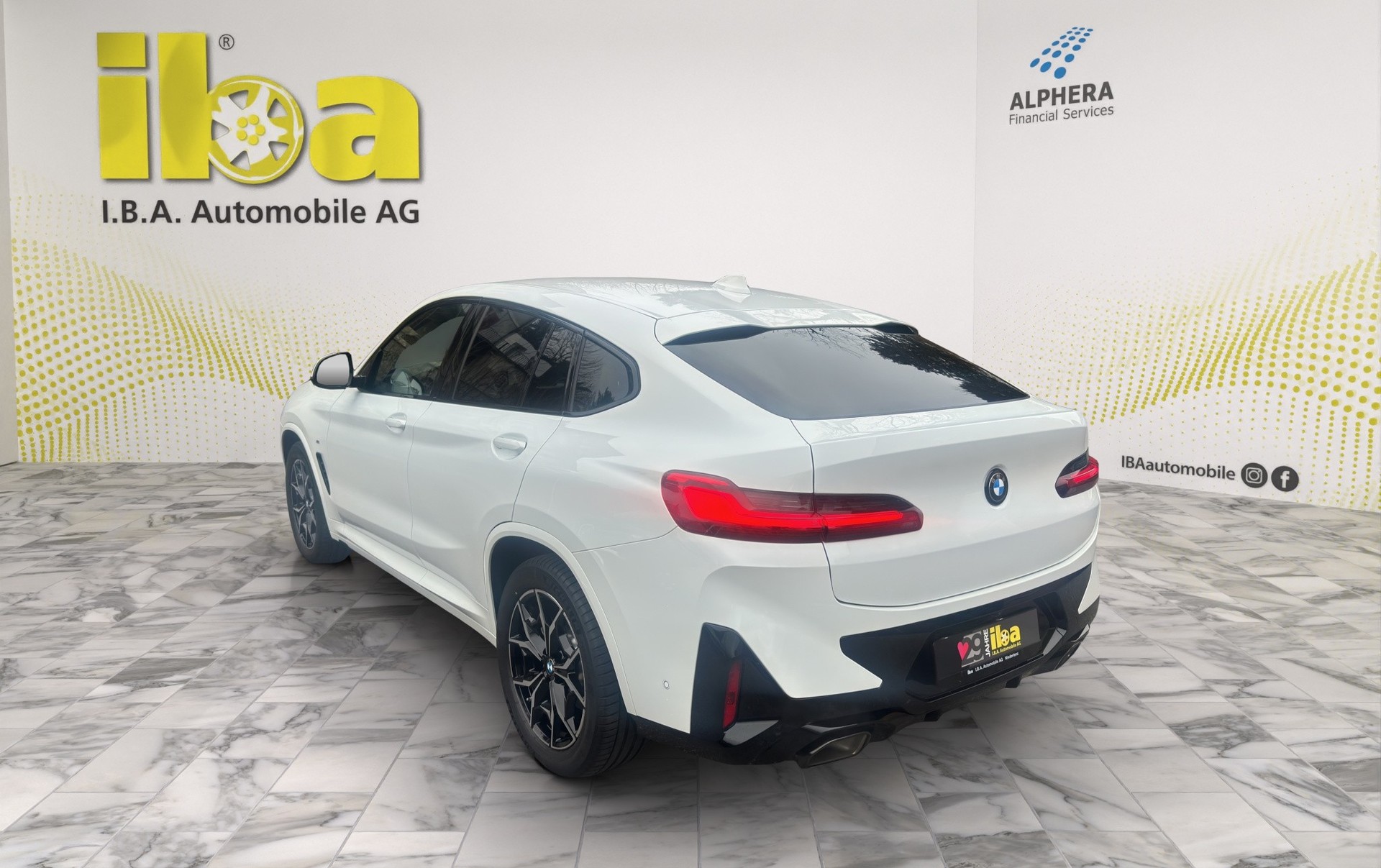 BMW X4 xDrive 48V 20d M Sport 4x4-showroom-element-2