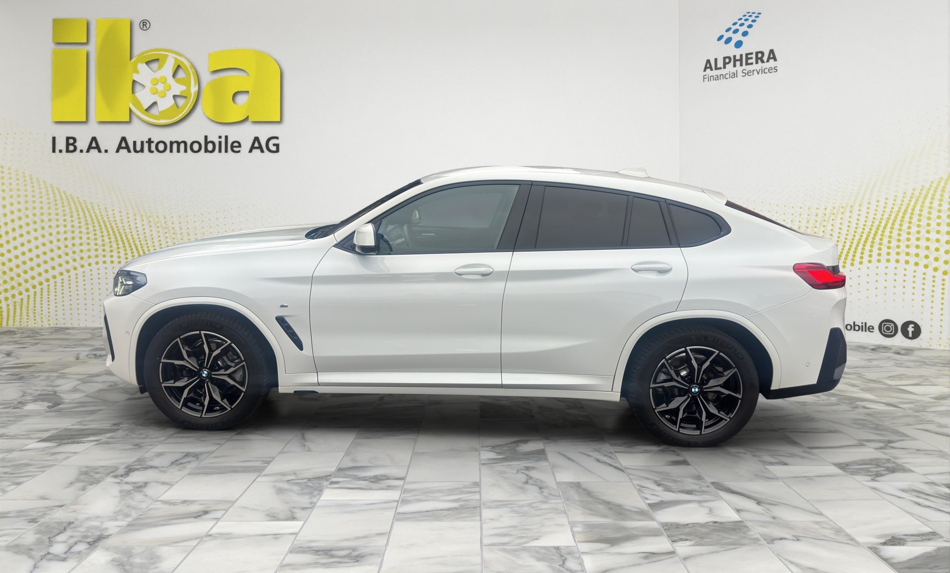 BMW X4 xDrive 48V 20d M Sport 4x4-showroom-element-1