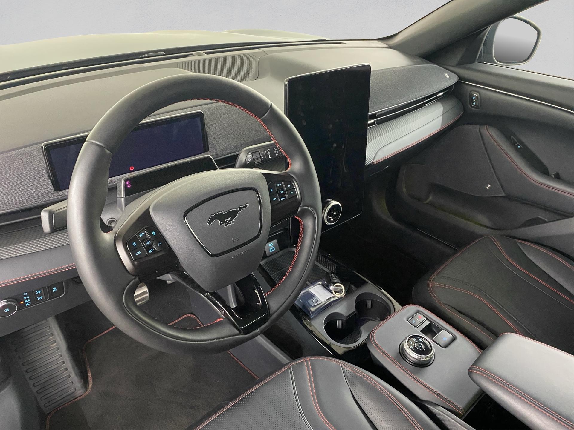 FORD Mustang MACH-E AWD 91 kWh-image-7