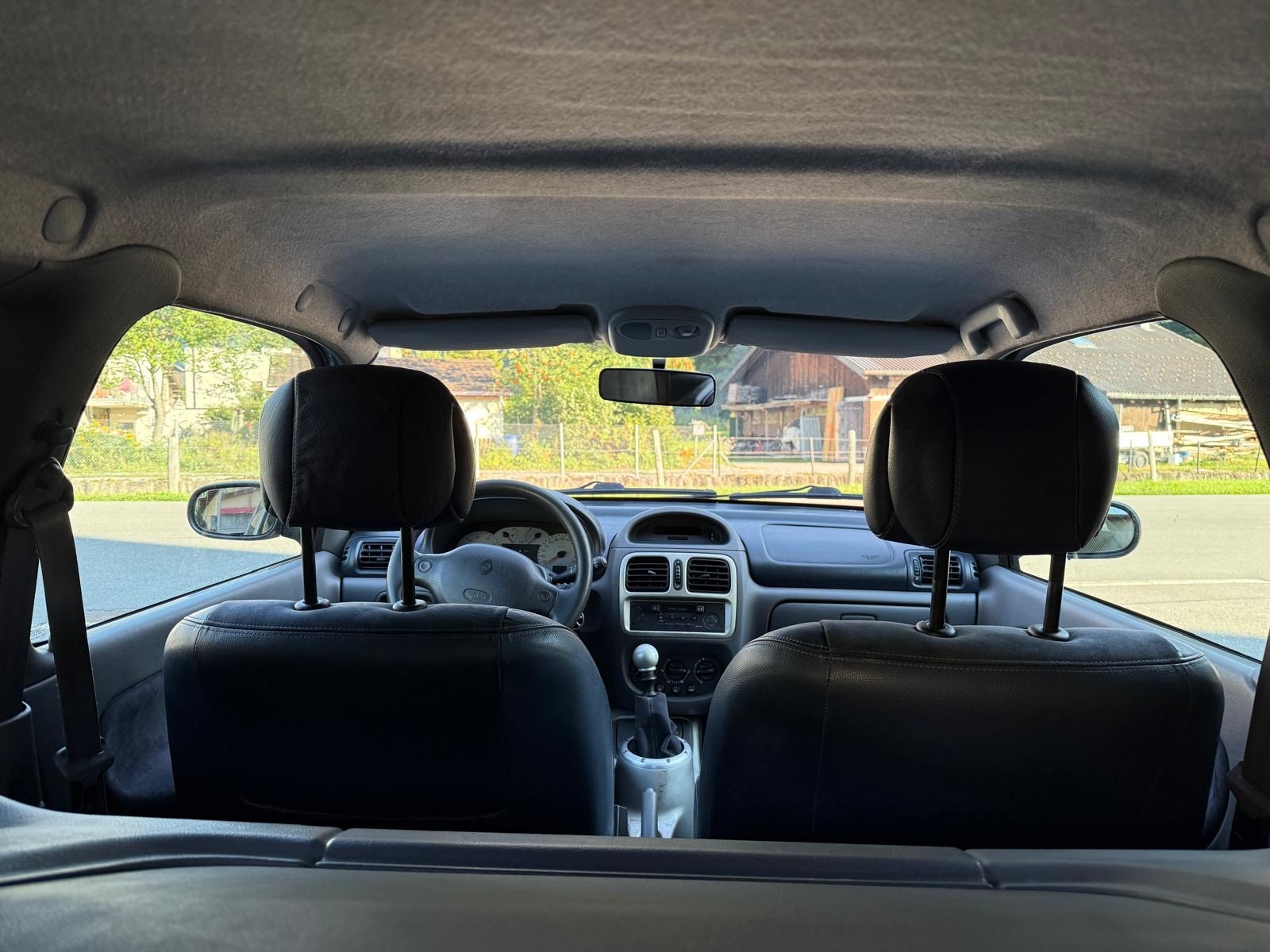 RENAULT Clio 3.0 V6-image-10