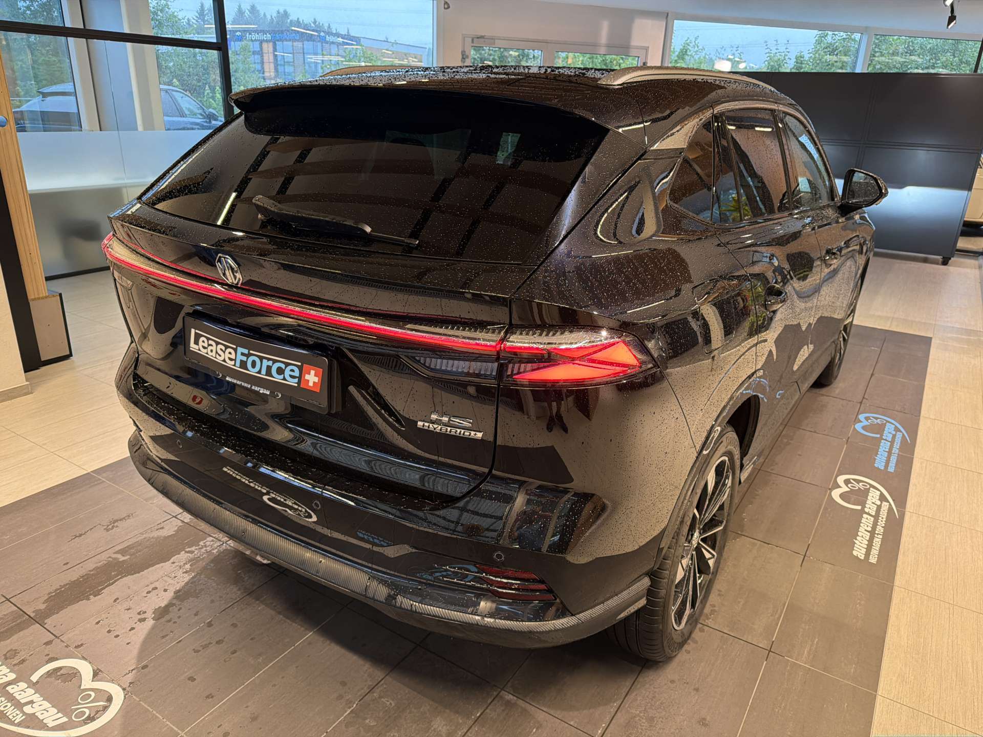 MG HS 1.5 T Hybrid+ Luxury 224PS Automat-image-2