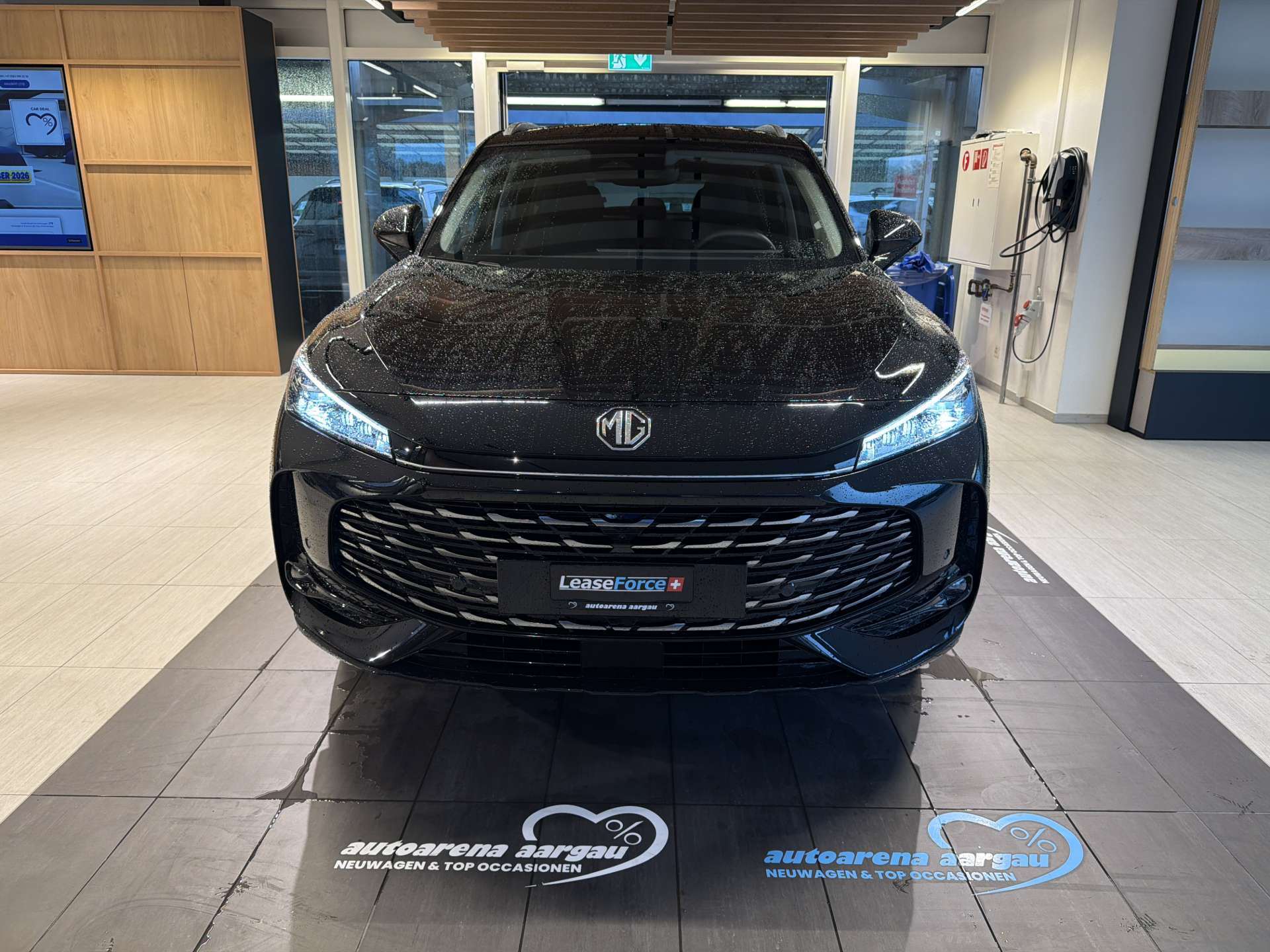 MG HS 1.5 T Hybrid+ Luxury 224PS Automat-image-10
