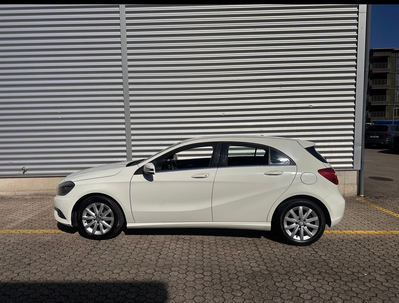MERCEDES-BENZ A 180 AMG Line, Navigation, Parksensoren, Bluetooth,, Frisch ab MFK-image-3