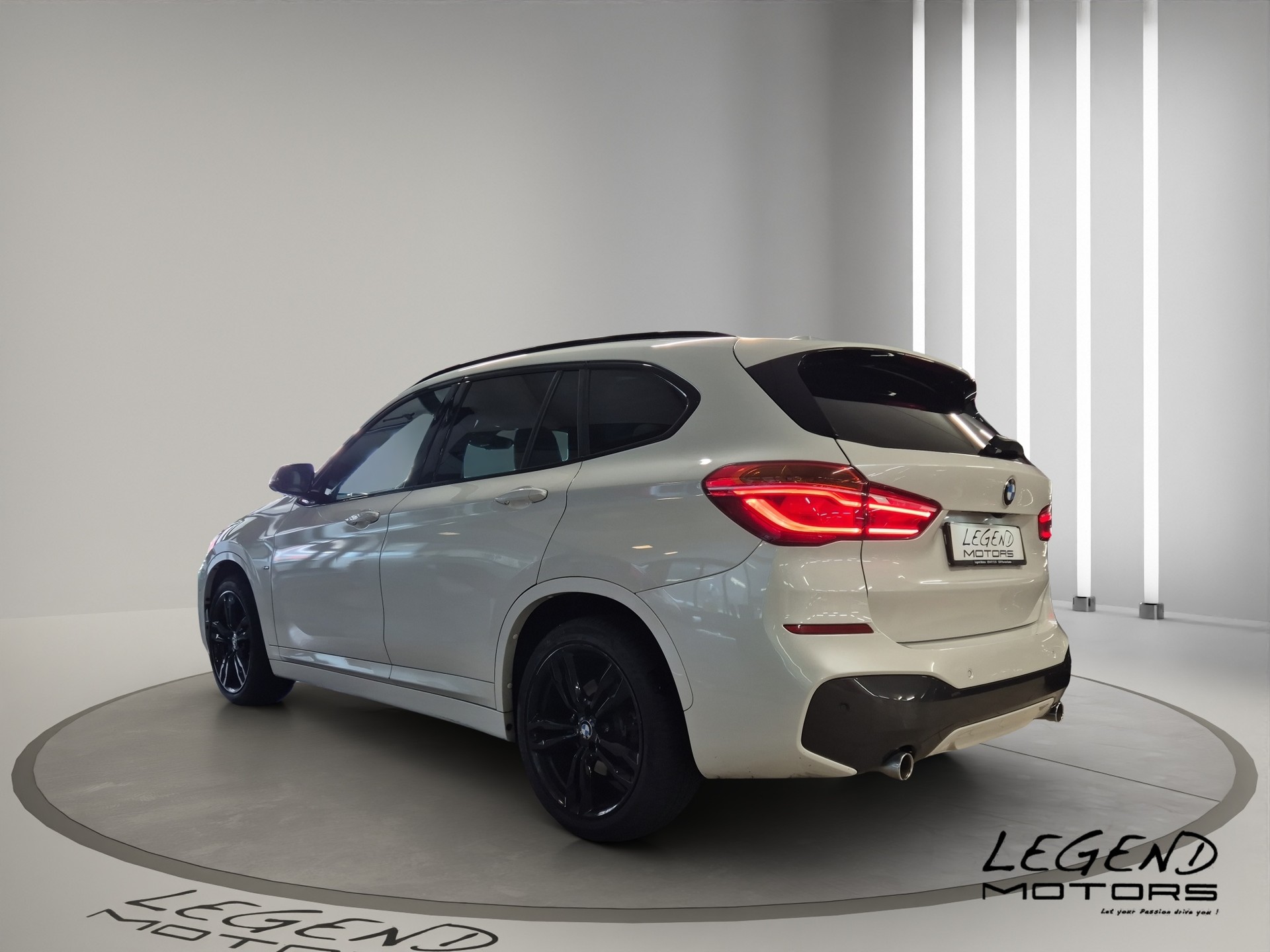 BMW X1 xDrive 20d M Sport Steptronic-showroom-element-3