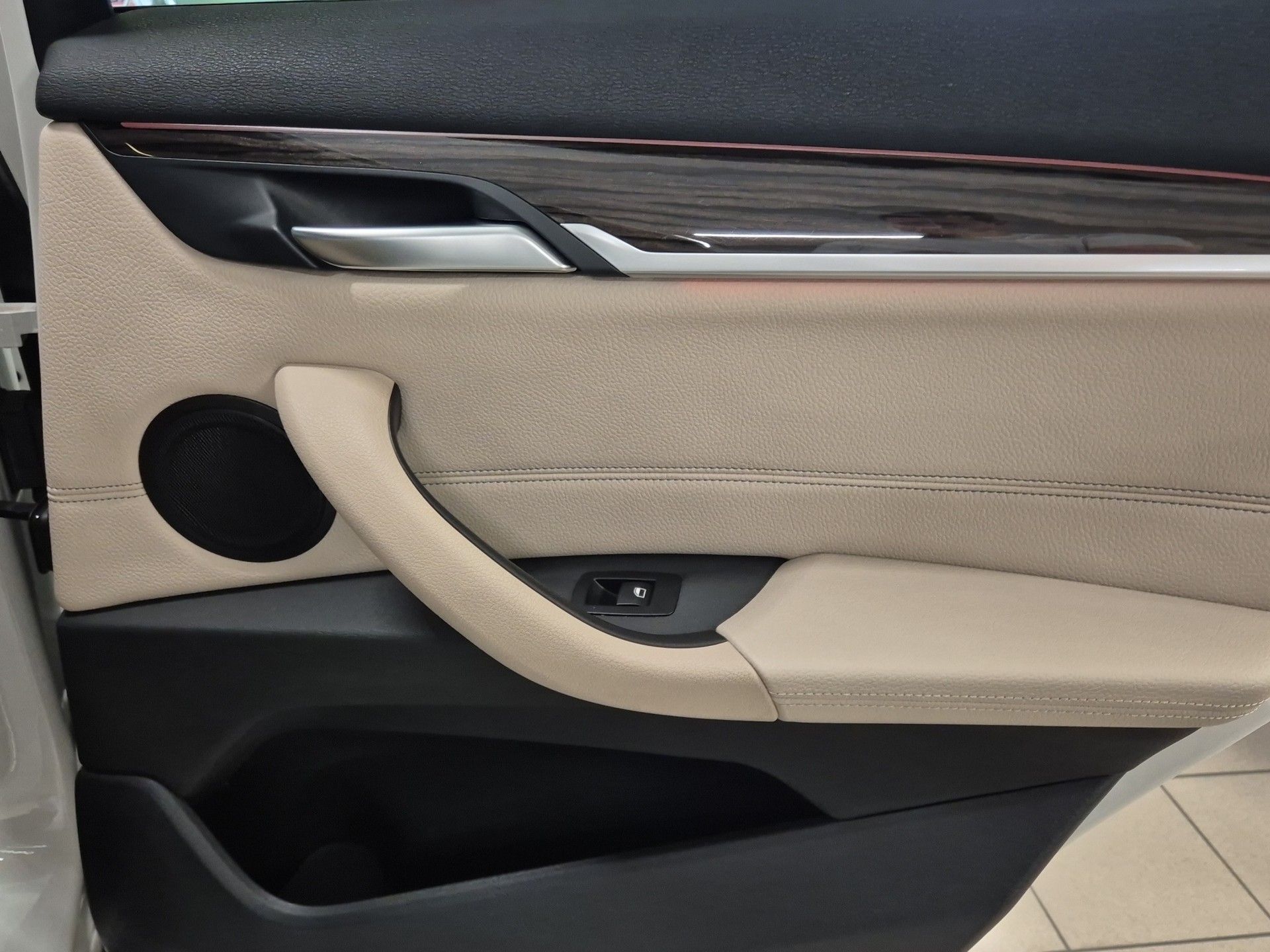BMW X1 xDrive 20d M Sport Steptronic-image-14