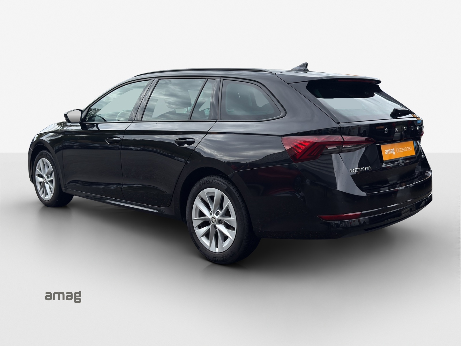 SKODA Octavia Combi 1.5 TSI mHEV DSG Ambition-image-2