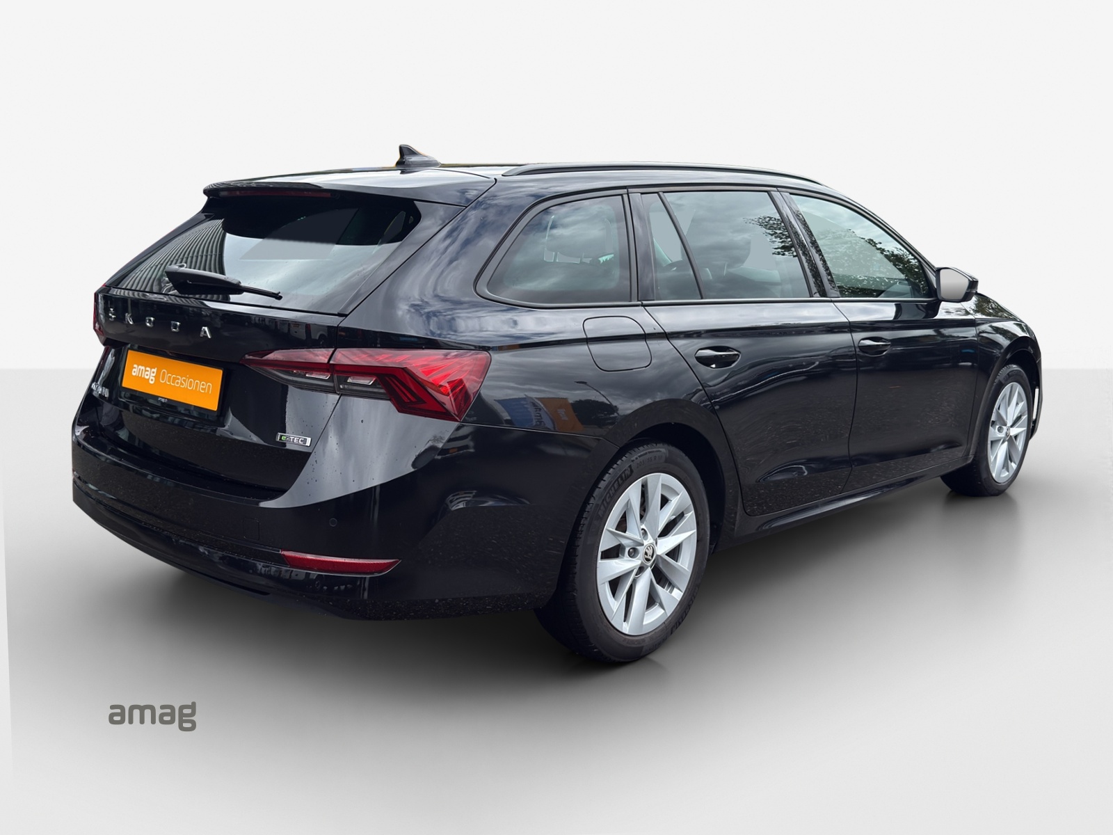 SKODA Octavia Combi 1.5 TSI mHEV DSG Ambition-image-4