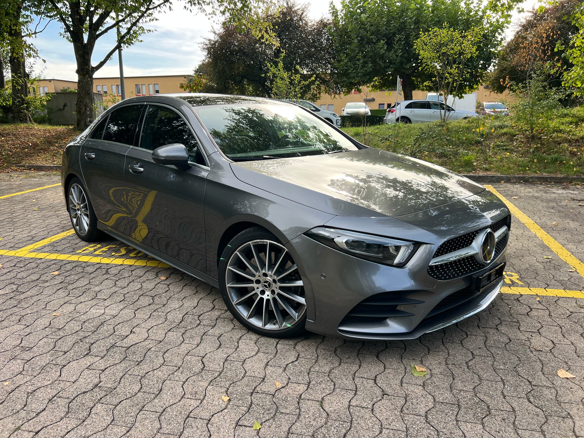 MERCEDES-BENZ A 250 AMG Line 4Matic-image-0
