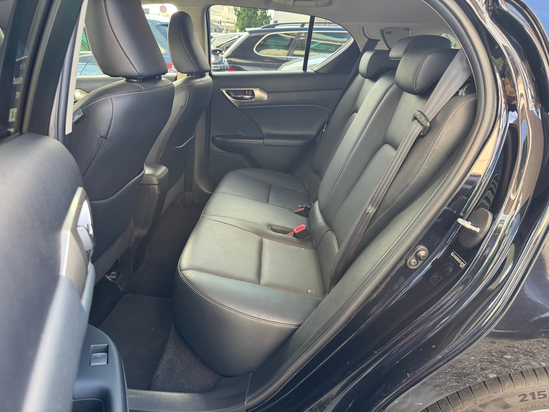 LEXUS CT 200h 1.8 comfort CVT-image-4