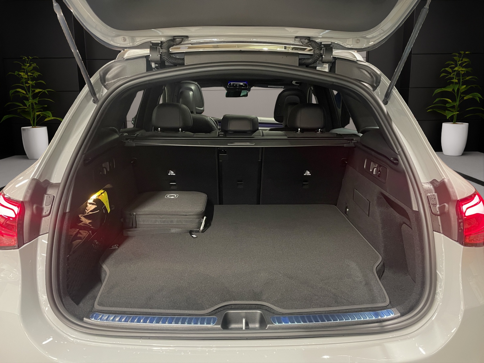 MERCEDES-BENZ GLC 400 e 4Matic EQ Star 9G-Tronic-image-5