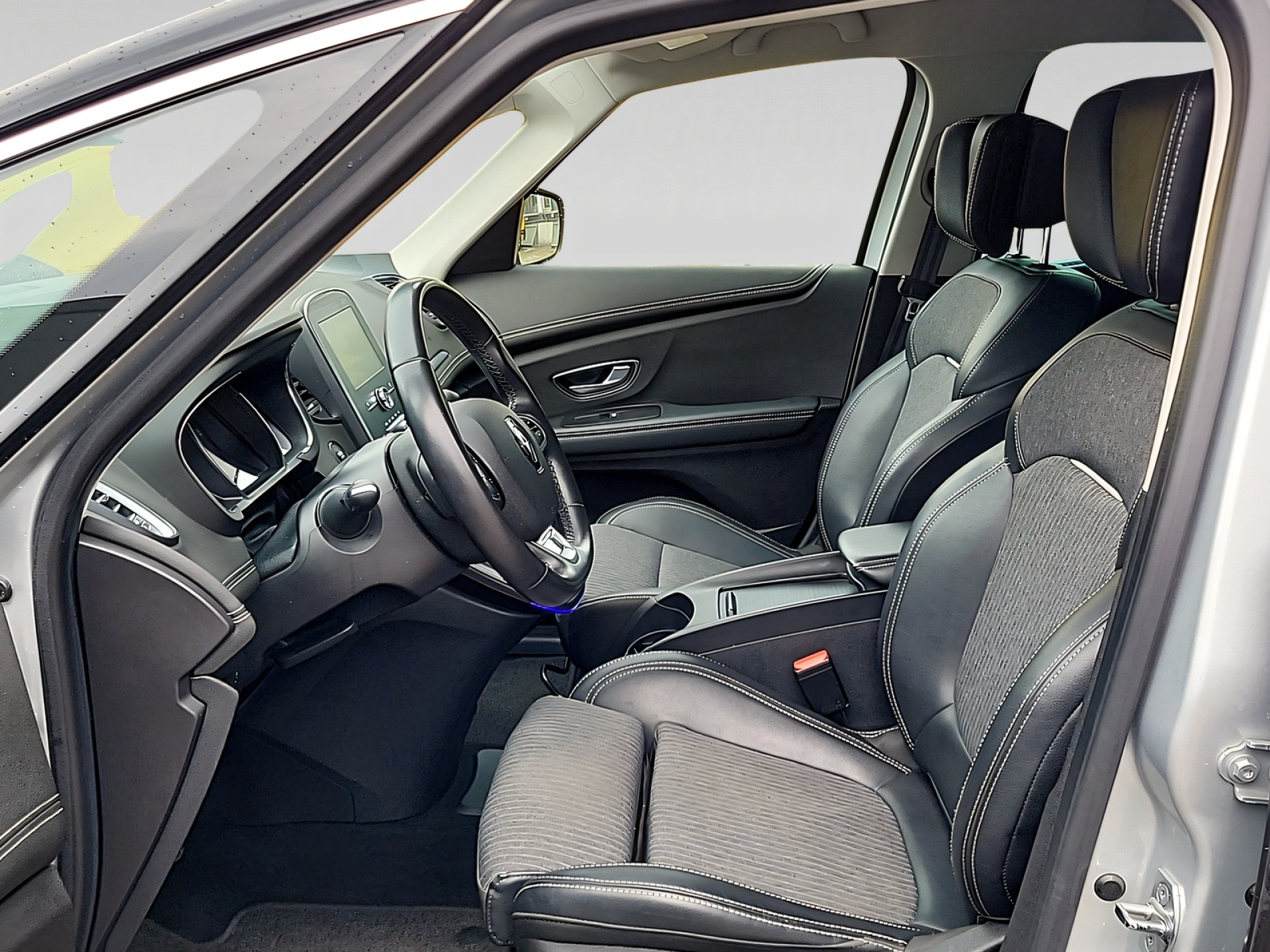 RENAULT Scénic-image-4
