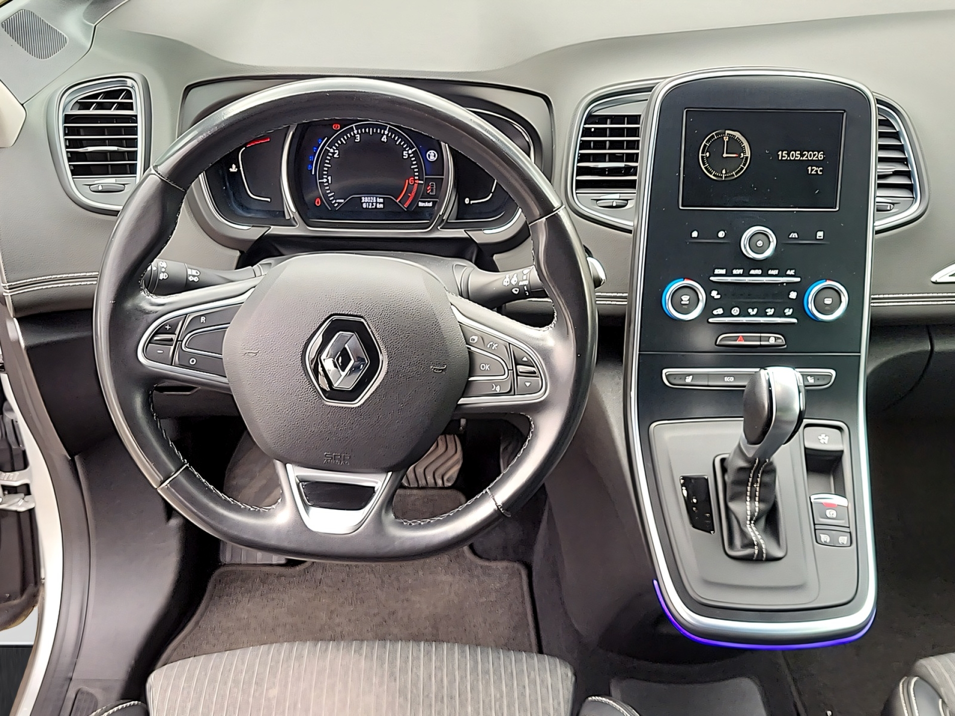 RENAULT Scénic-image-3