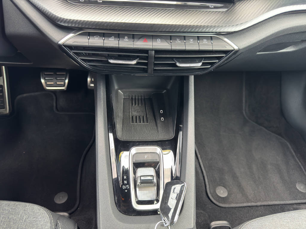 SKODA Octavia Combi 2.0 TSI SportLine 4x4 DSG-image-13
