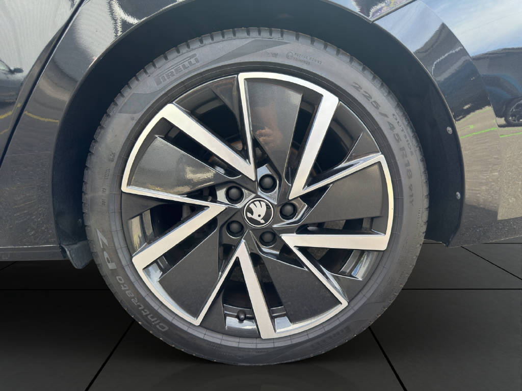 SKODA Octavia Combi 2.0 TSI SportLine 4x4 DSG-image-7